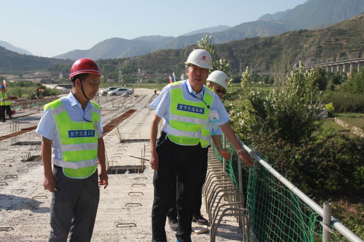 J:集團(tuán)網(wǎng)站模塊公司動態(tài)8.2子公司動態(tài).甘肅省交通工程建設(shè)監(jiān)理有限公司省交通監(jiān)理公司動態(tài)新聞（2018.4-2019.7）生產(chǎn)經(jīng)營?9.1.24精準(zhǔn)把脈 助推高質(zhì)量發(fā)展——甘肅交通監(jiān)理公司項(xiàng)目機(jī)構(gòu)年度目標(biāo)責(zé)任考核工作紀(jì)實(shí)_0_1_1.jpg